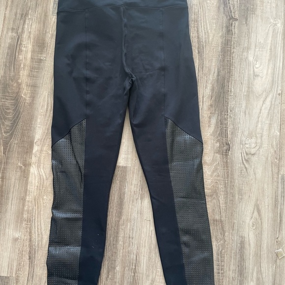 Spanx Perforated Black Leggings size XL - Picture 6 of 6